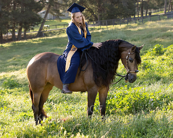 UCDavisGrad22_Megan_0506