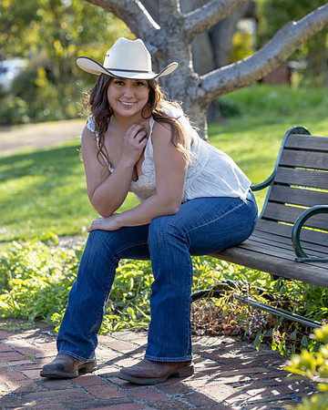 2023SeniorBella_0915