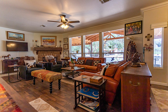 RS_MainHouse_LRoom_0533