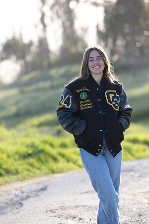 SeniorHannah24_Spring_0203