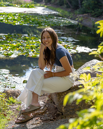 Senior24HannahE_3399