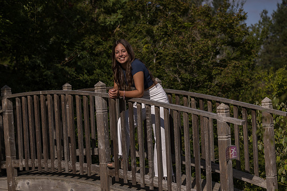 Senior24HannahE_3405