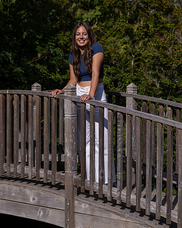 Senior24HannahE_3408