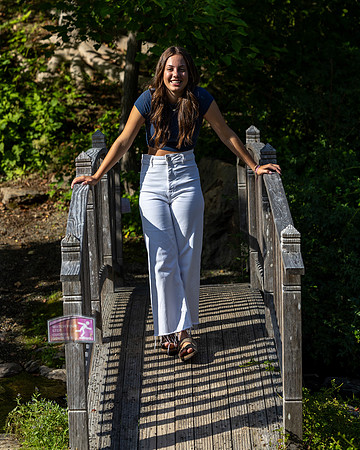 Senior24HannahE_3424