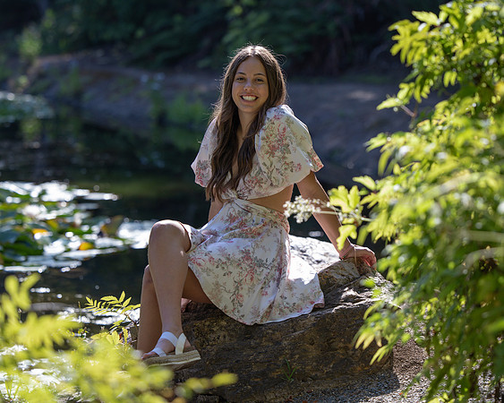 Senior24HannahE_3505