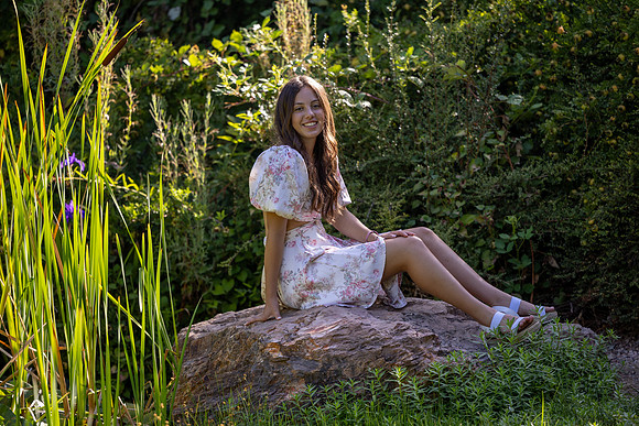 Senior24HannahE_3520