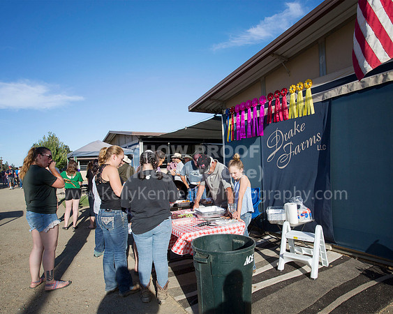 R318_BarnParty_1902
