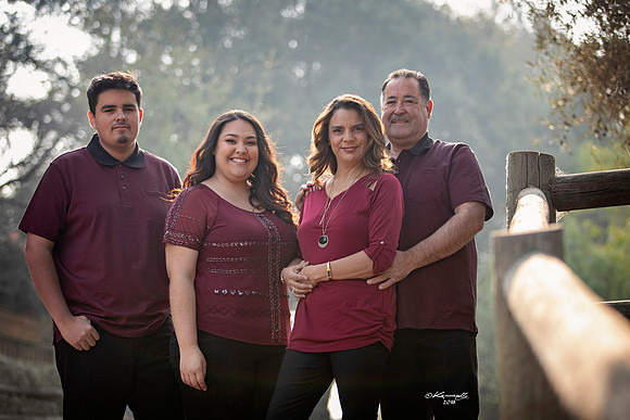 SaldanaFamilyNov18_0707HRes