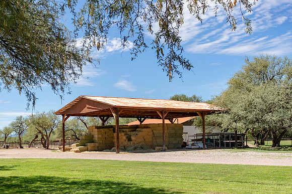 RS_HayBarn_0125