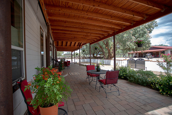 RS_MainHouse_FrontCourtyard_0509