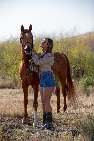 2022SeniorKate_0010