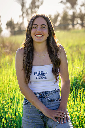 SeniorHannah24_Spring_0010