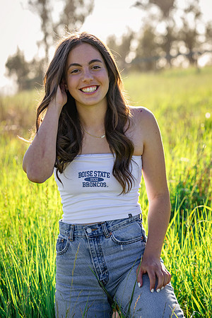 SeniorHannah24_Spring_0015