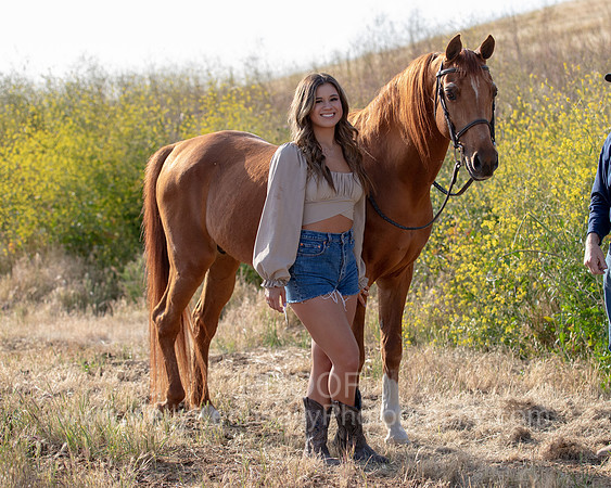 2022SeniorKate_0112